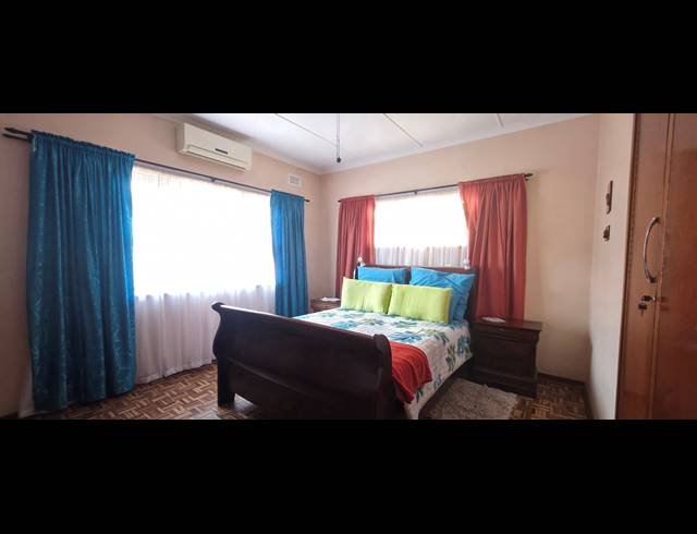 4 BEDROOM HOUSE FOR SALE IN SYDENHAM